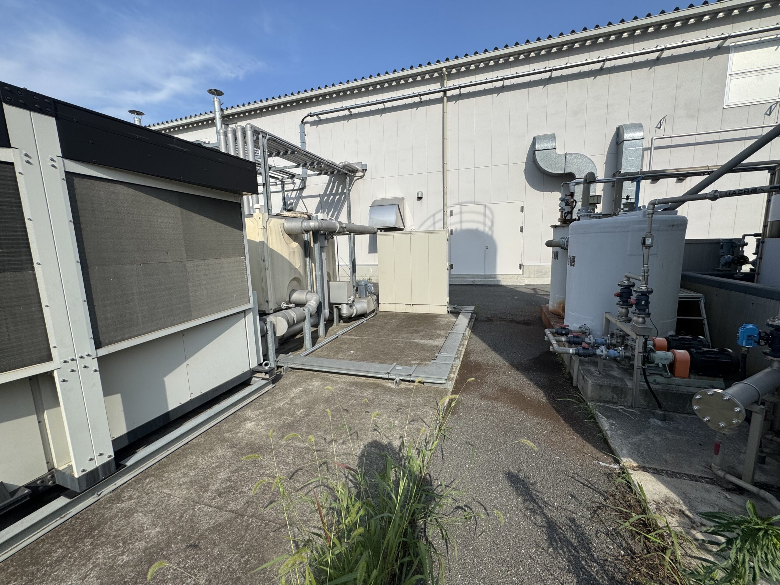 施工前の写真 配管ラック架台設置工事