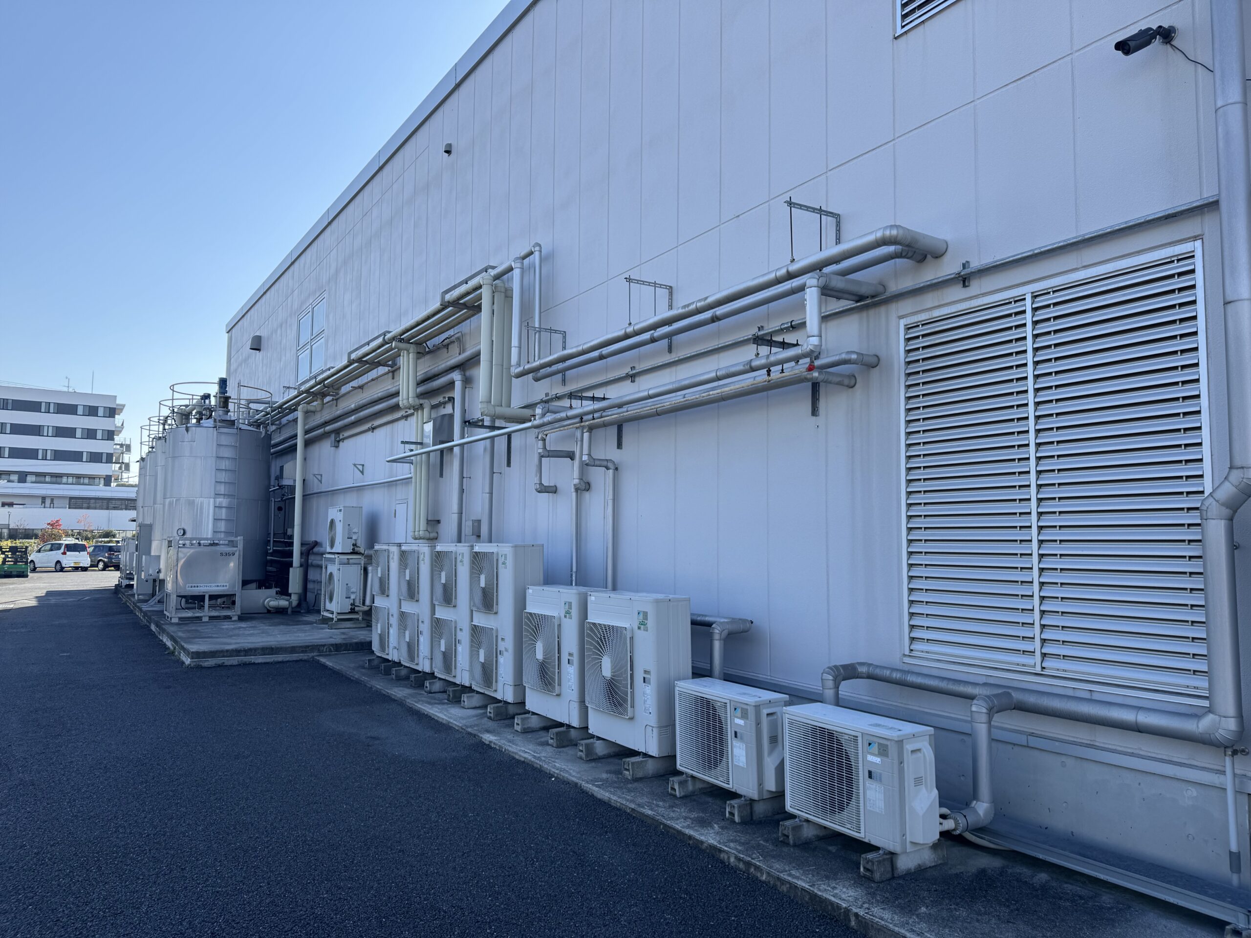 施工前の写真 ストレージタンク各種配管設備工事