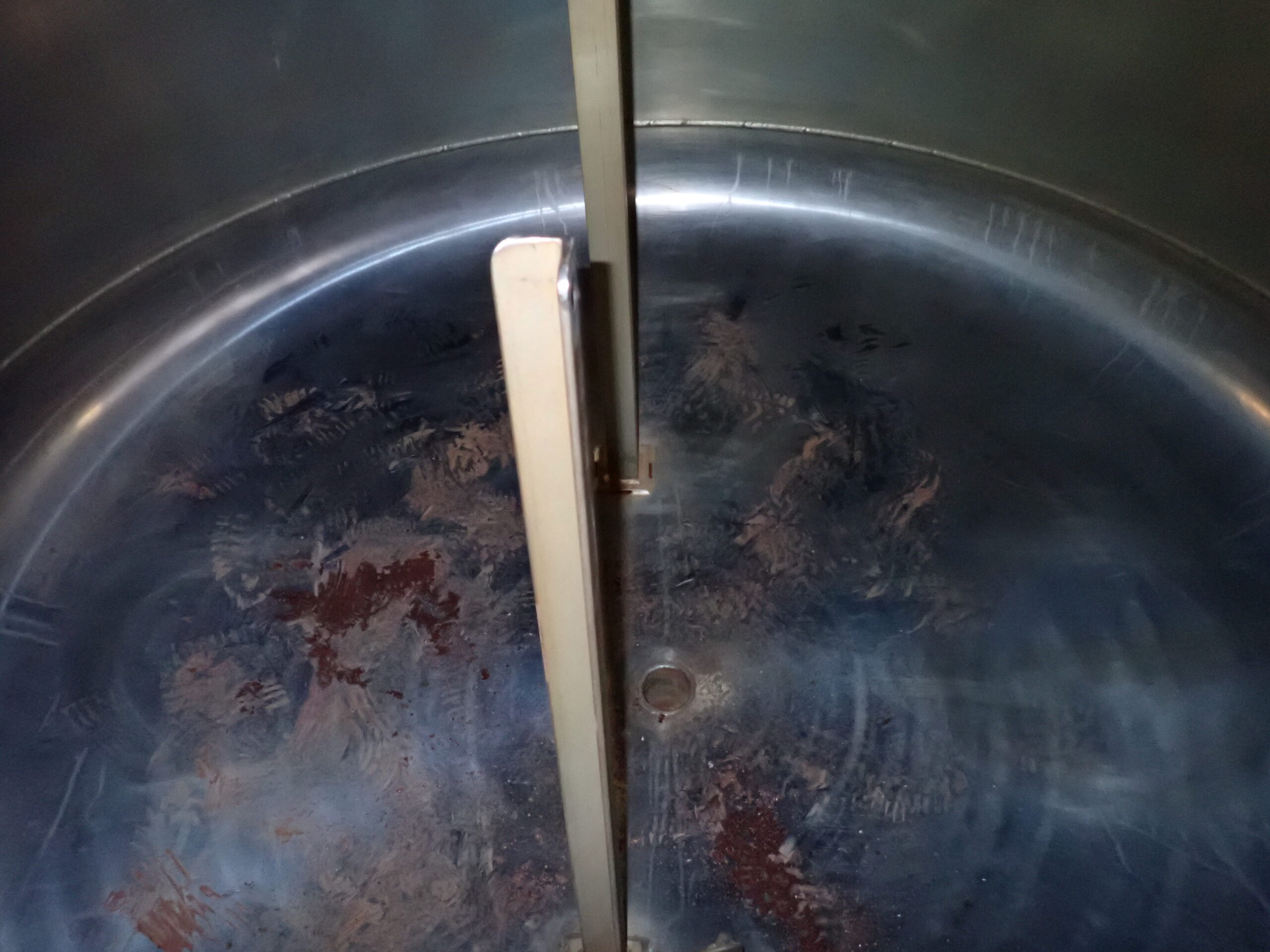 施工前の写真 ストレージタンク性能検査整備