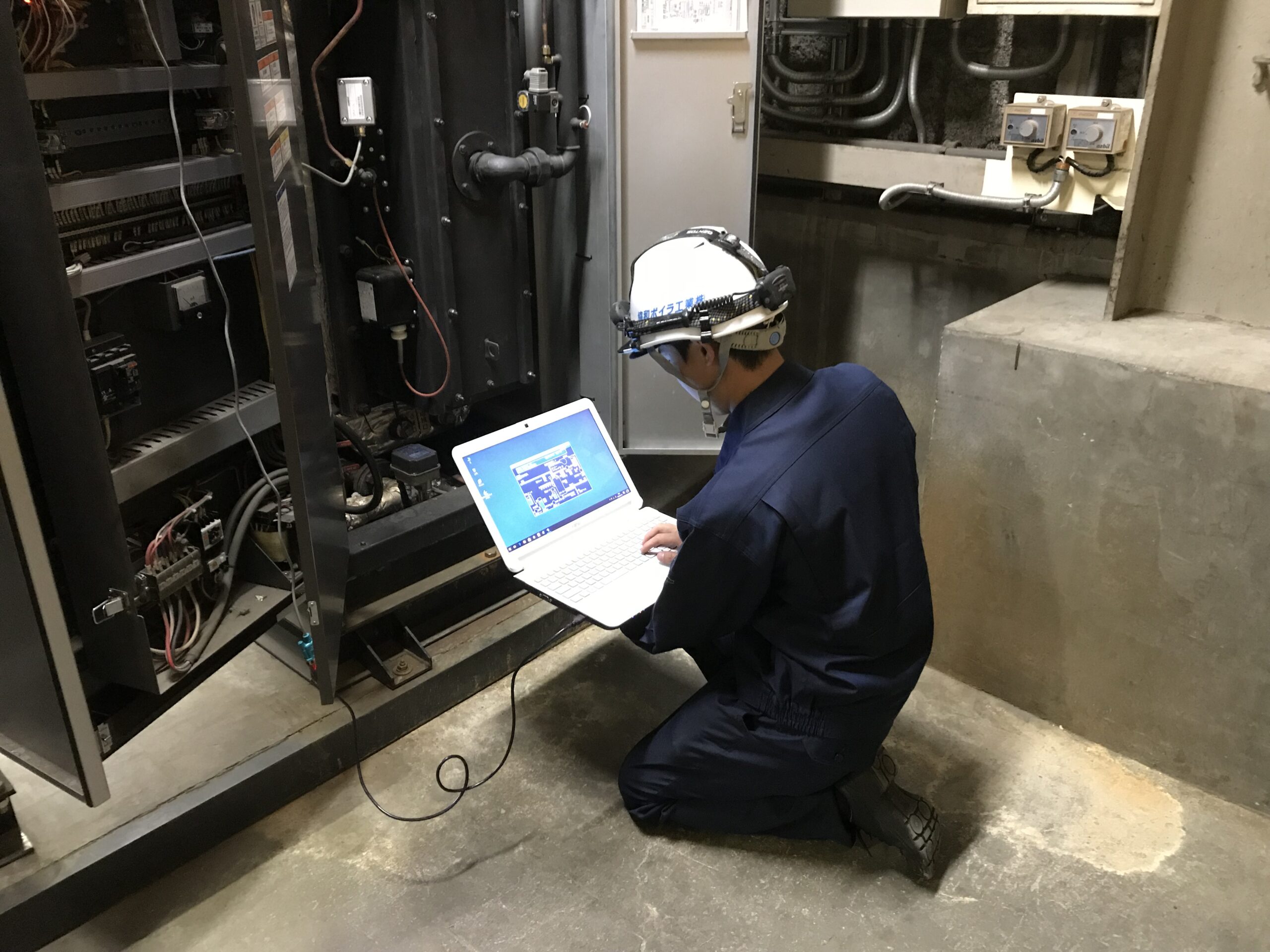 貫流蒸気ボイラ試運転調整作業