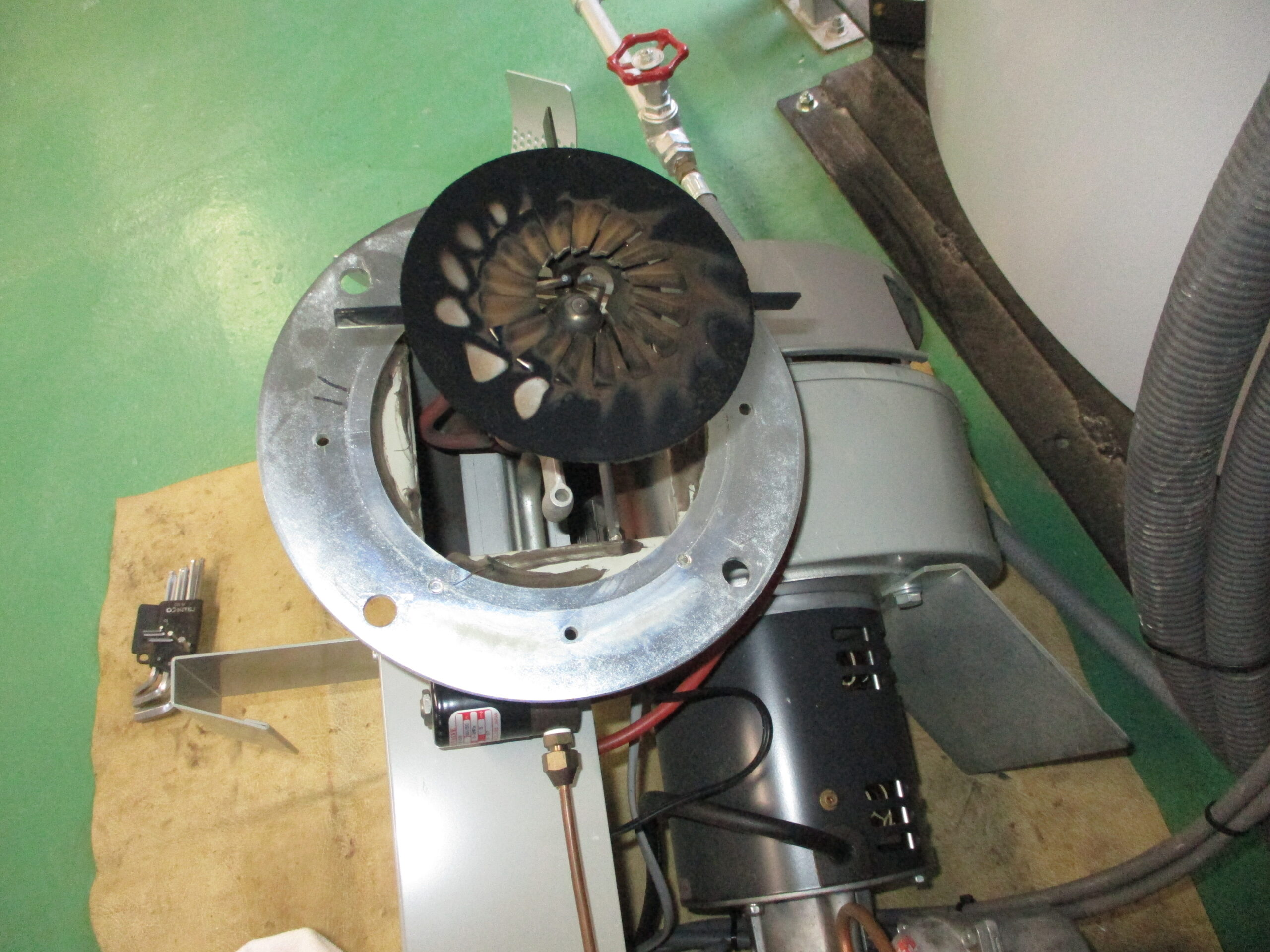 施工前の写真 バコティンヒーター定期点検作業