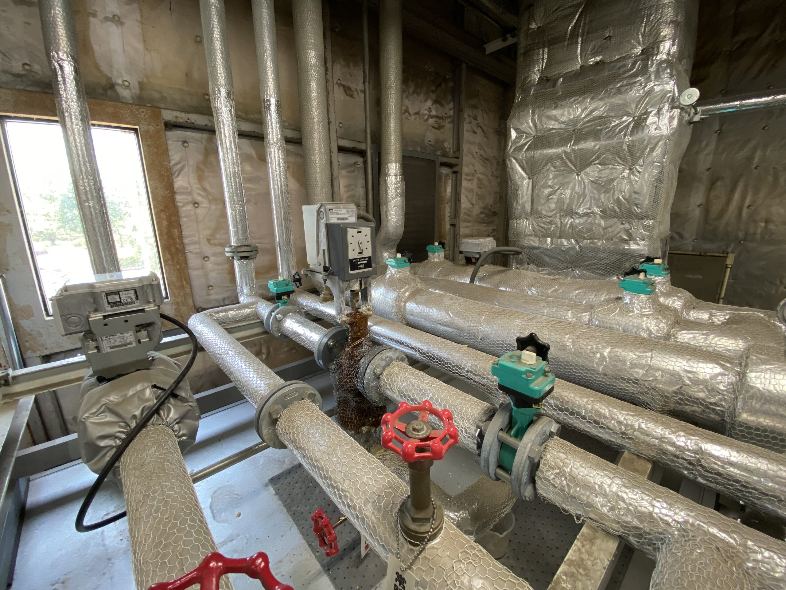 施工前の写真 空調用コントロール弁交換修繕