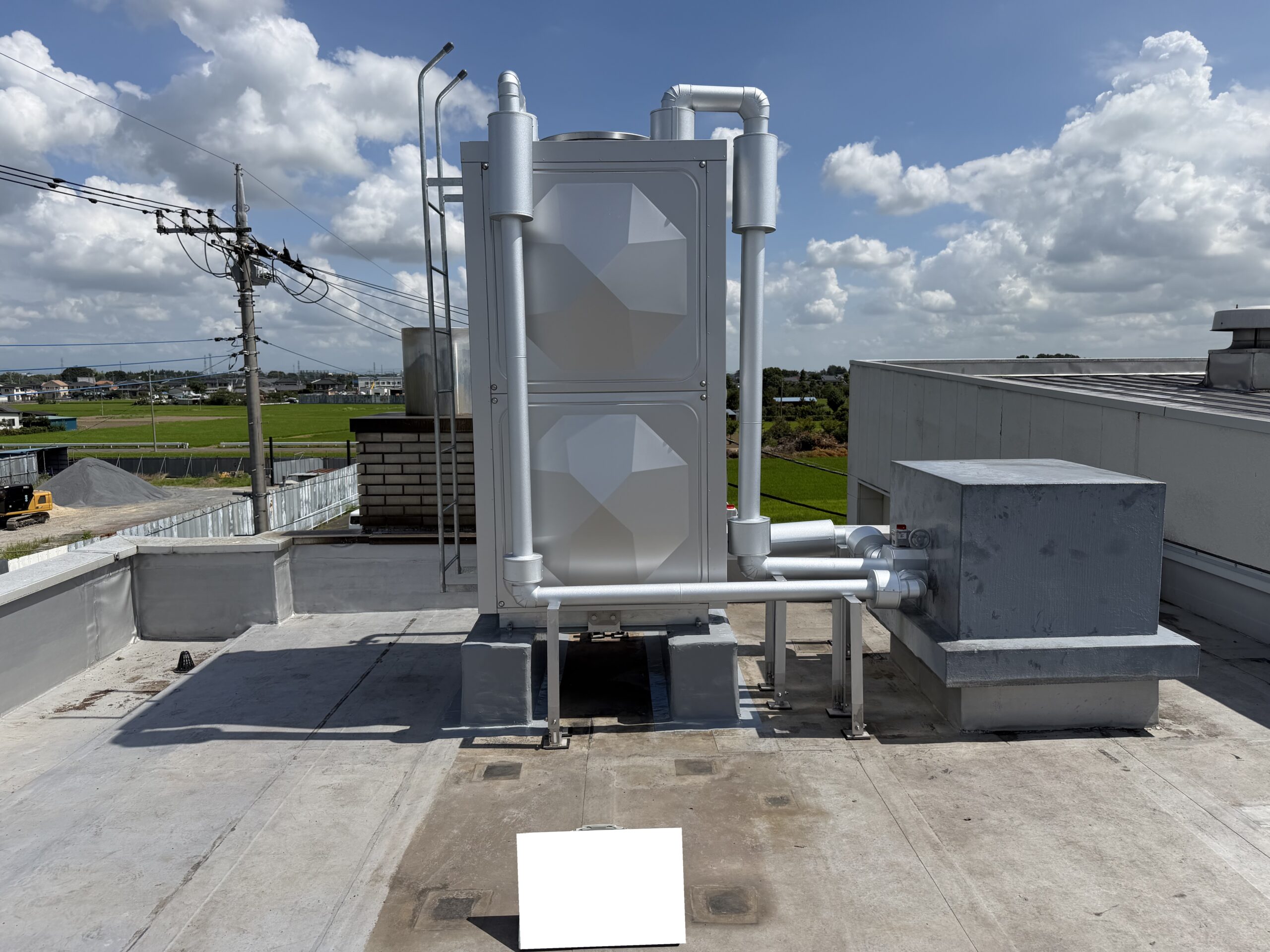 施工後の写真 貯湯槽膨張タンク更新工事